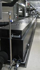Kühlwasserbehälter 22 m lang aus PE-Hohlkammerplatten